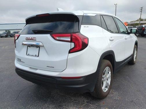 Summit White 2024 GMC Terrain SLE