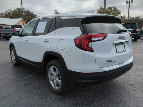 Summit White 2024 GMC Terrain SLE