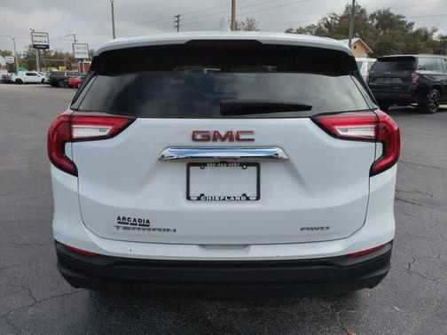 Summit White 2024 GMC Terrain SLE