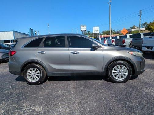 Titanium Silver 2019 Kia Sorento LX V6