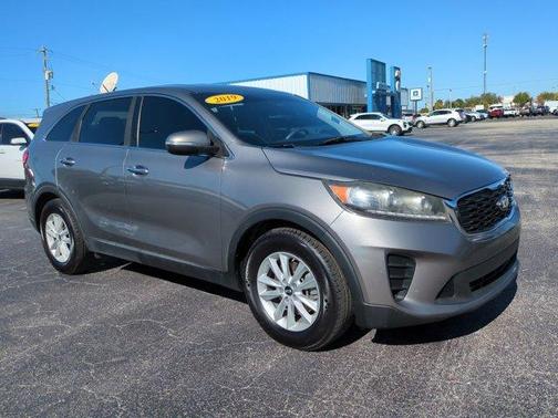Titanium Silver 2019 Kia Sorento LX V6