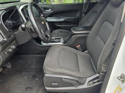 Summit White 2019 Chevrolet Colorado LT