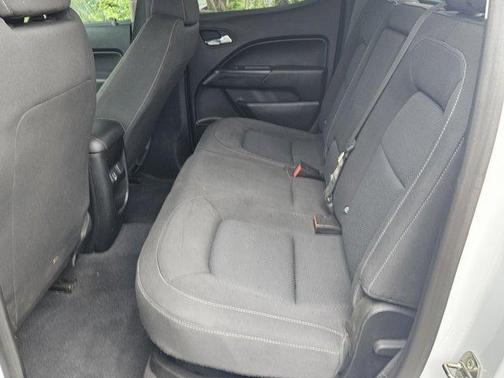Summit White 2019 Chevrolet Colorado LT