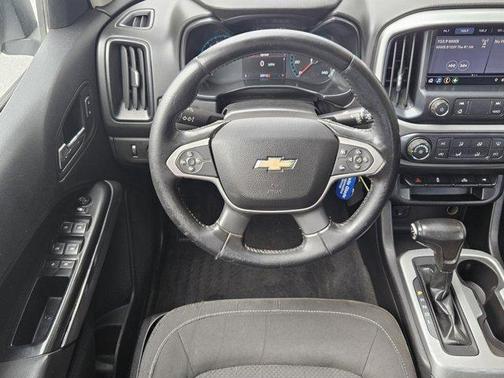 Summit White 2019 Chevrolet Colorado LT