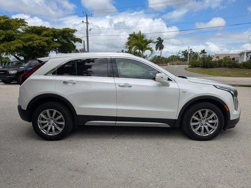 2023 Cadillac XT4 Premium Luxury