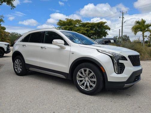 2023 Cadillac XT4 Premium Luxury