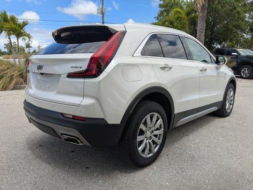 2023 Cadillac XT4 Premium Luxury