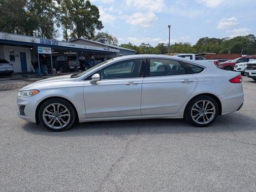 Ingot Silver Metallic 2019 Ford Fusion SEL