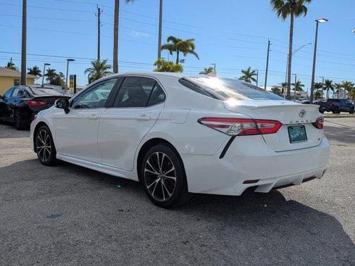 2020 Toyota Camry SE