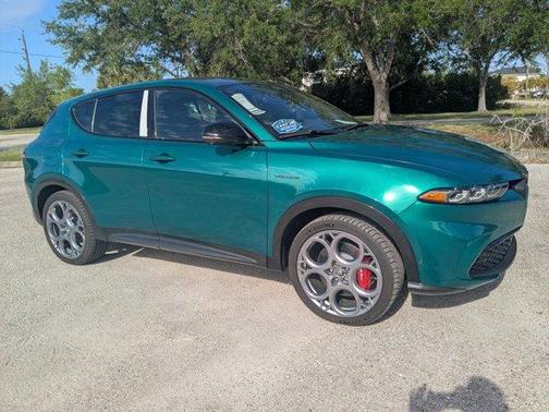 Verde 2024 Alfa Romeo Tonale Veloce