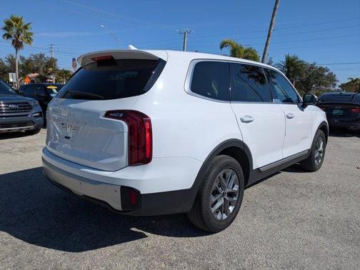 2024 Kia Telluride LX
