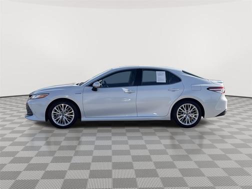 2018 Toyota Camry Hybrid XLE