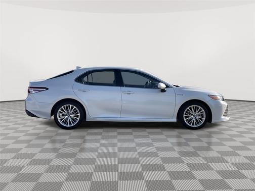 2018 Toyota Camry Hybrid XLE
