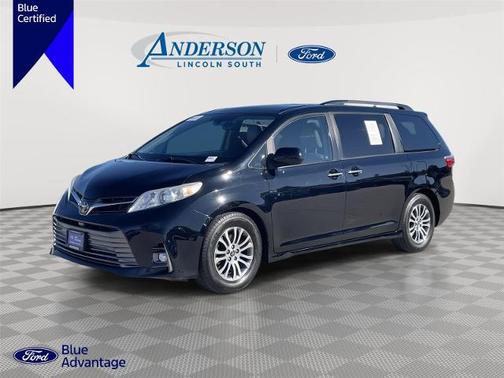 2020 Toyota Sienna XLE 7 PASSENGER