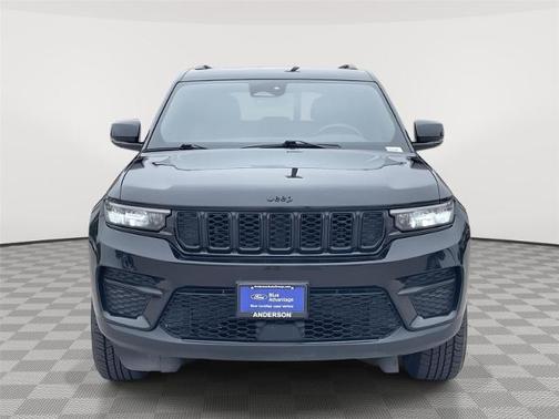 Diamond Black 2024 Jeep Grand Cherokee LAREDO