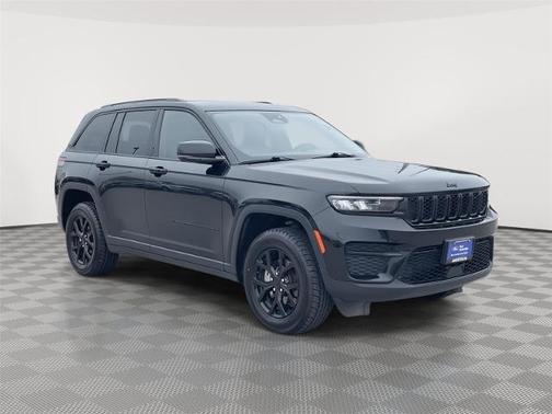 Diamond Black 2024 Jeep Grand Cherokee LAREDO