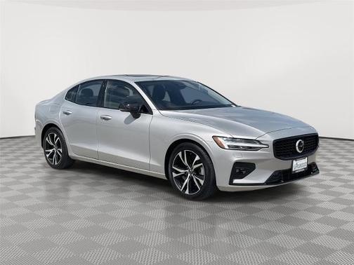 2025 Volvo S60 B5 CORE