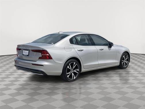 2025 Volvo S60 B5 CORE