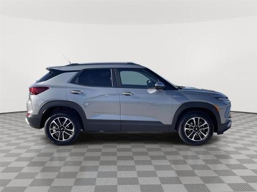 Sterling Gray Metallic 2025 Chevrolet Trailblazer LT