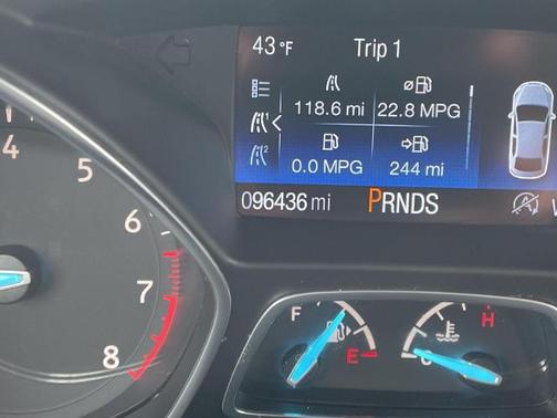 OXFORD WHITE 2017 Ford Escape SE