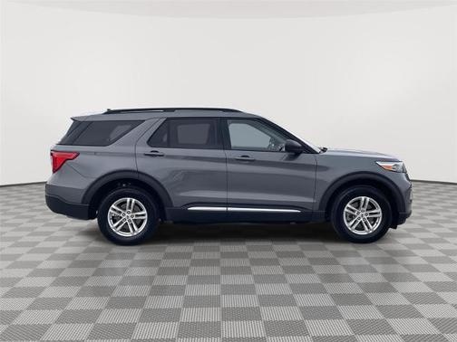 CARBONIZED GRAY METALLIC 2022 Ford Explorer XLT
