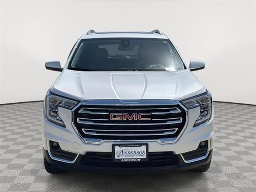 White Frost Tri-Coat 2022 GMC Terrain SLT
