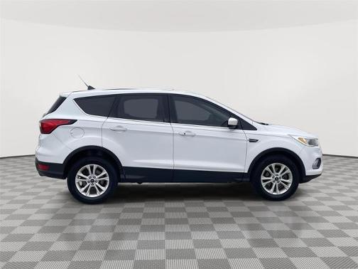 BLANC OXFORD 2019 Ford Escape SE