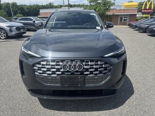 Tambora Gray Metallic 2026 Audi Q5 Premium Plus