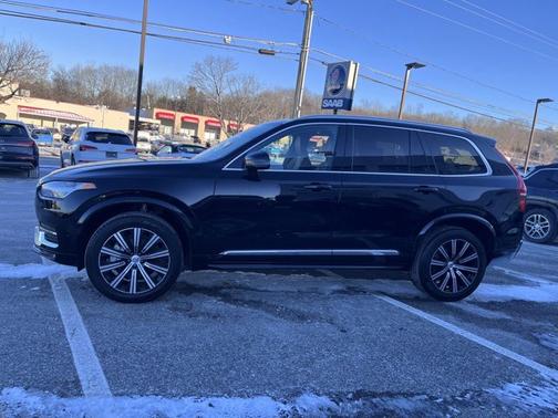 2024 Volvo XC90 Plus Bright Theme