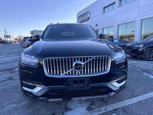 2024 Volvo XC90 Plus Bright Theme