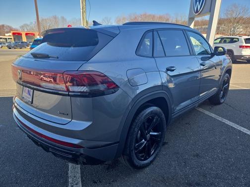 2025 Volkswagen Atlas Cross Sport 2.0T SEL R-Line Black