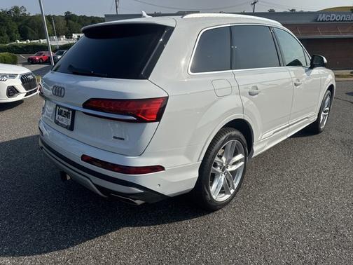 2025 Audi Q7 Premium Plus
