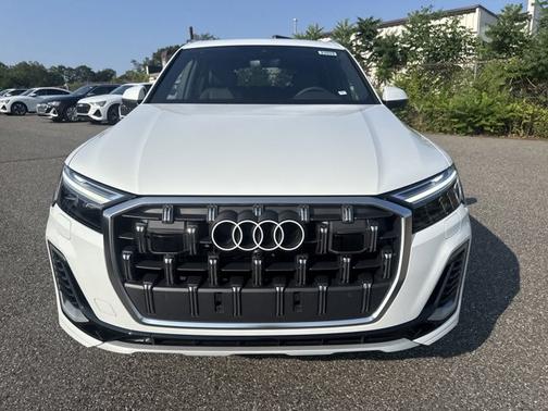 2025 Audi Q7 Premium Plus