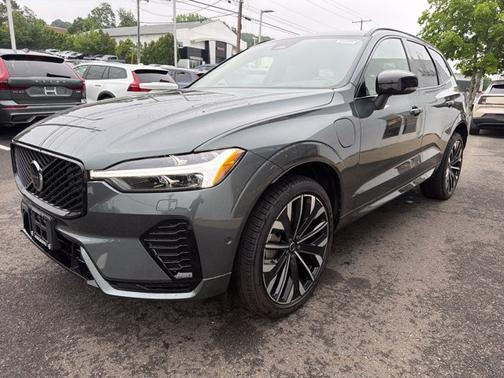 FOREST LAKE 2026 Volvo XC60 Plug-In Hybrid Ultra