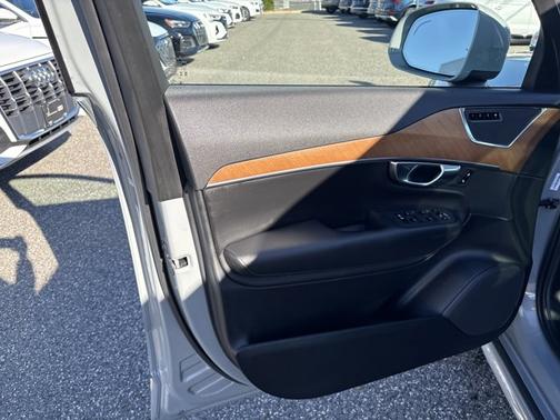 2025 Volvo XC90 Plus