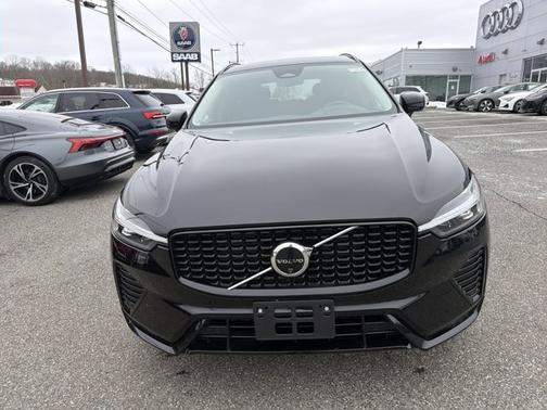 2025 Volvo XC60 Plus