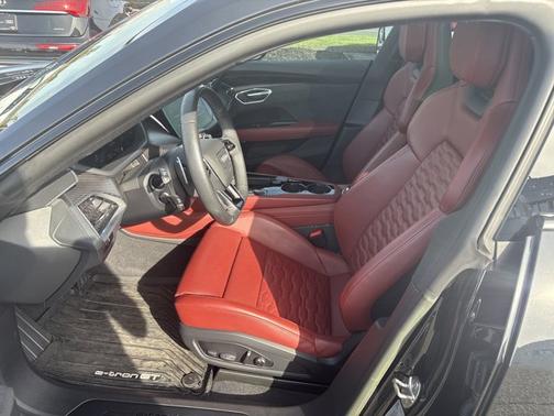 2023 Audi e-tron GT Premium Plus