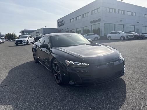 2023 Audi e-tron GT Premium Plus