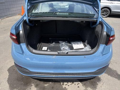 Monterey Blue Pearl 2026 Volkswagen Jetta SE