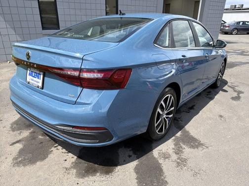 Monterey Blue Pearl 2026 Volkswagen Jetta SE