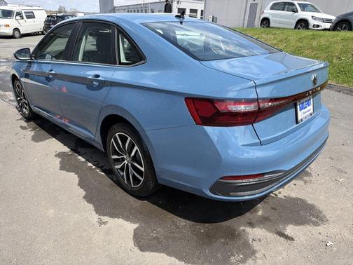 Monterey Blue Pearl 2026 Volkswagen Jetta SE