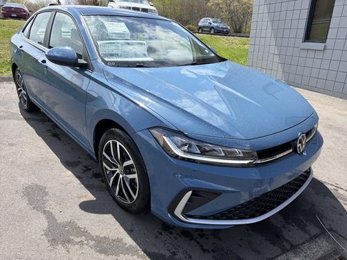 Monterey Blue Pearl 2026 Volkswagen Jetta SE