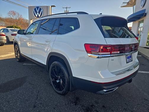 2025 Volkswagen Atlas 2.0T SE w/Technology