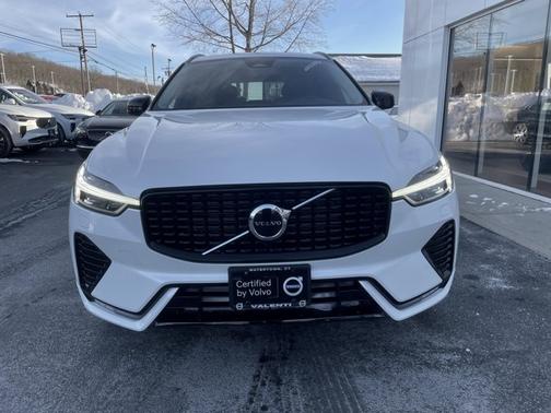 2025 Volvo XC60 Core