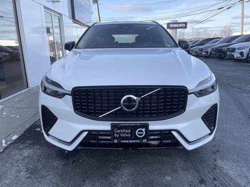 2025 Volvo XC60 Core