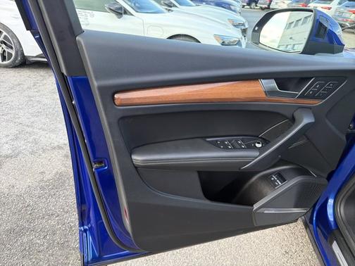 2023 Audi Q5 S line Prestige