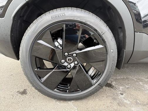 2026 Volvo XC40 Ultra Black Edition