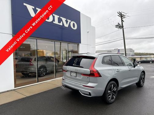Vapour Grey Metallic 2026 Volvo XC60 Plus