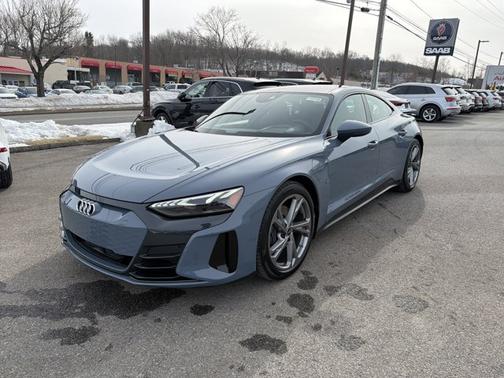 2024 Audi e-tron GT Premium Plus