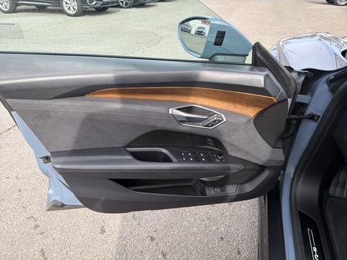 2024 Audi e-tron GT Premium Plus